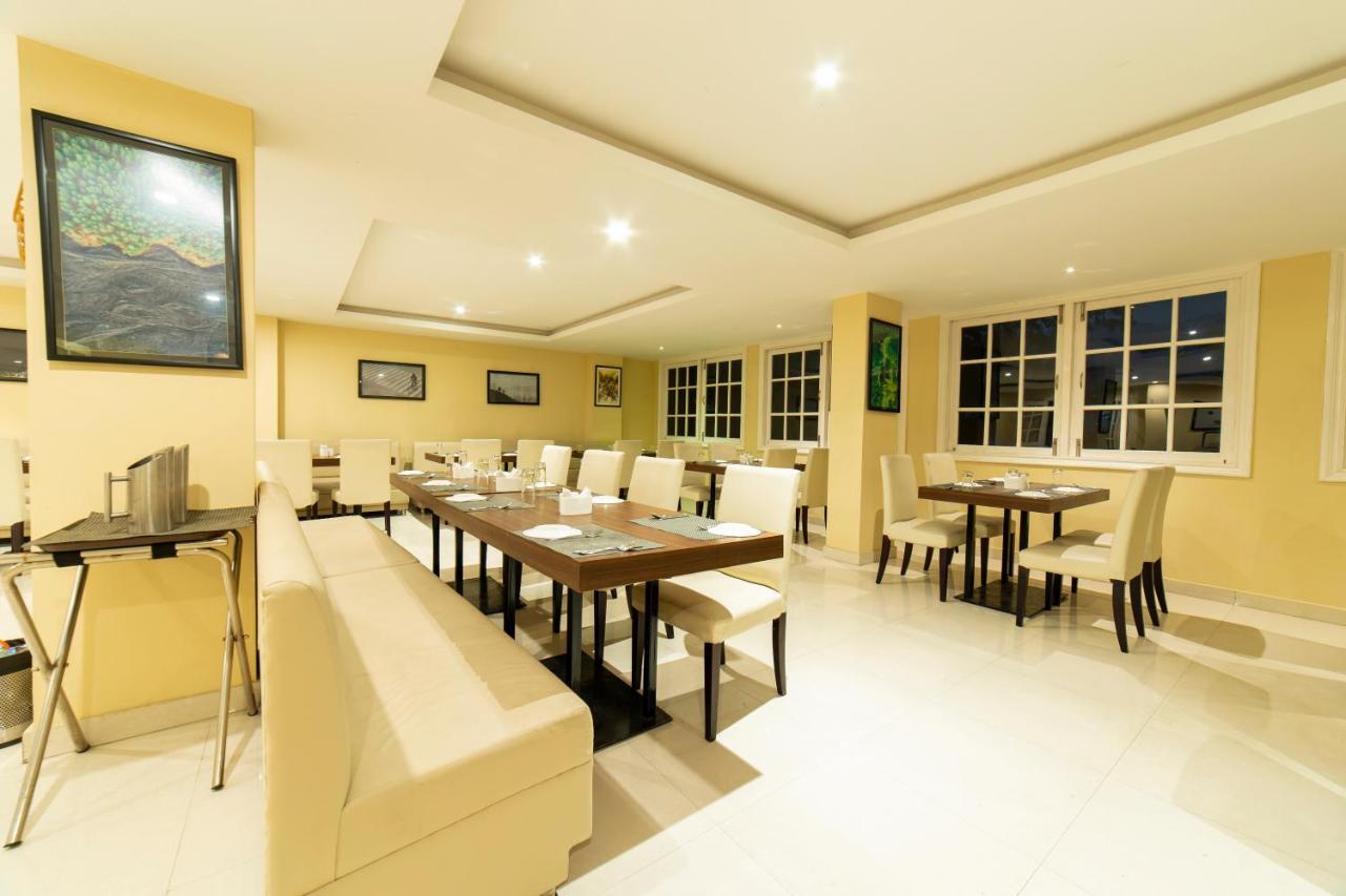 Cygnett Inn La Maison 甘托克 外观 照片
